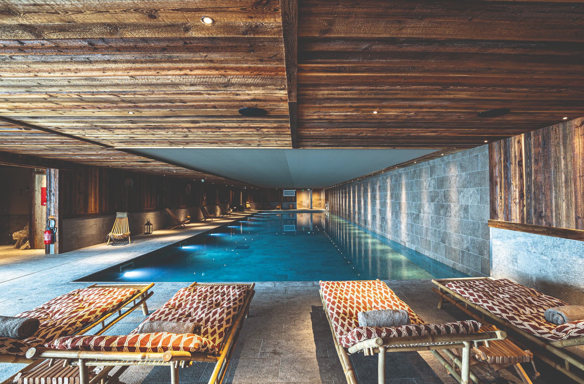 La piscine intérieure du Refuge de Solaire