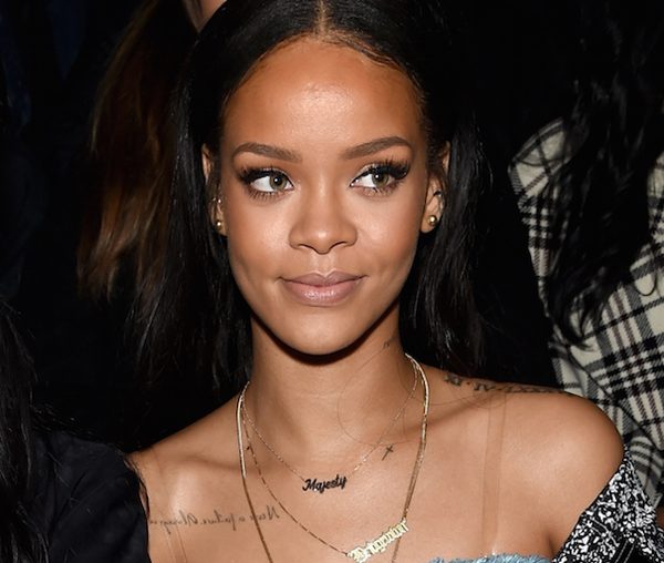 Rihanna et son collier Thea