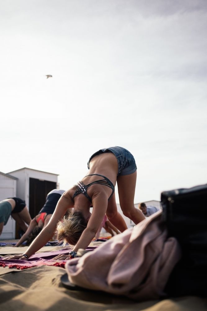 ELLE_Yoga_Sunset_2018