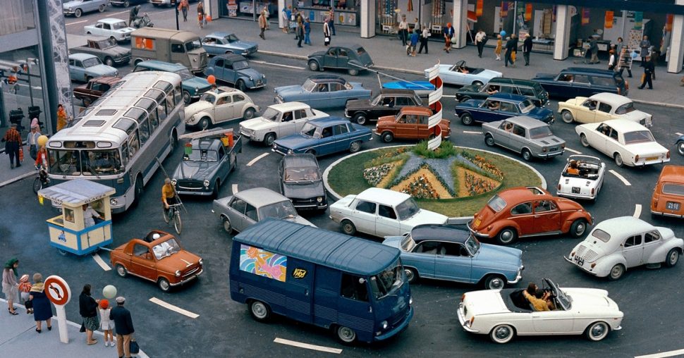 Que faire dans sa bagnole quand on est coincée dans un embouteillage?