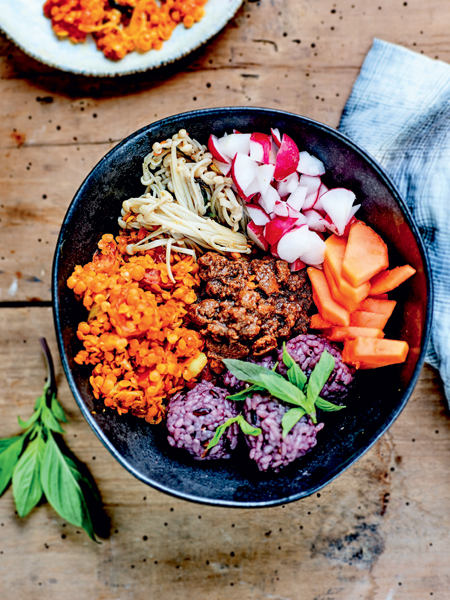 Buddha Bowl shimejis, rizet lentilles, sauce tahini