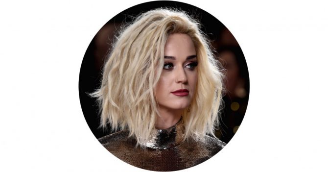 Tendance cheveux: le carré blond platine décoiffé