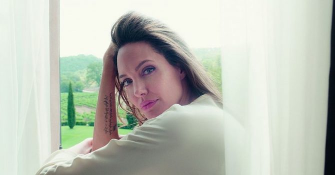 Mon Guerlain: le tatouage invisible d’Angelina Jolie