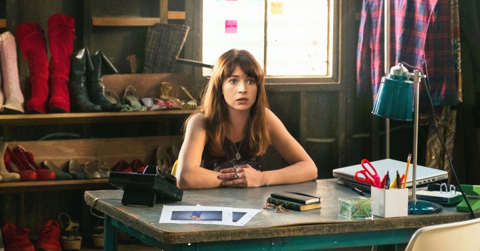 Pourquoi les séries “Girlboss” et “13 Reasons Why” sont-elles controversées?