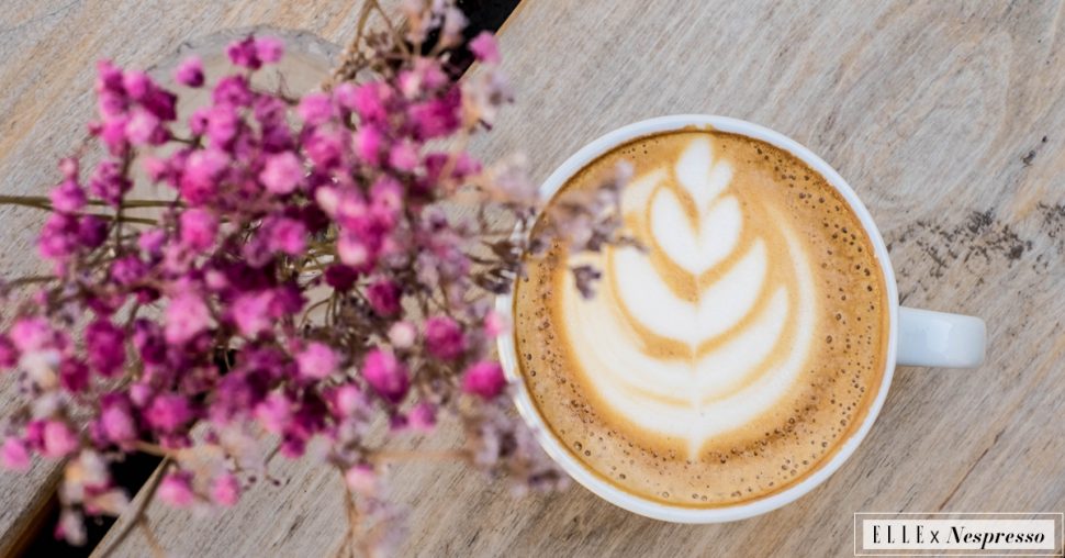 Tuto : Comment dessiner une fleur dans mon café ?