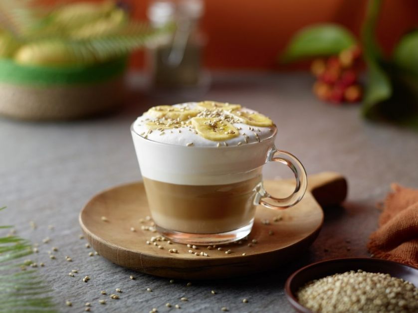 Cappuccino à la banane et graines de sésame