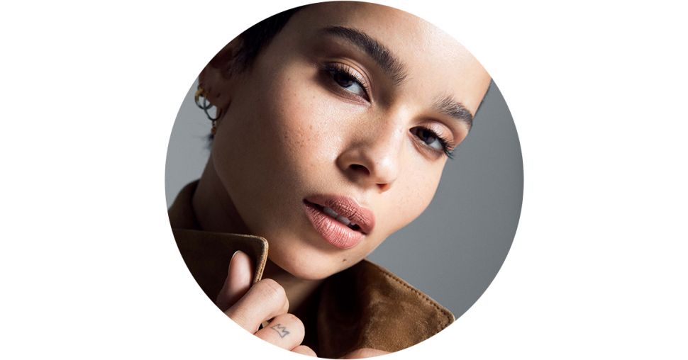 Zoë Kravitz devient le nouveau visage du parfum Black Opium