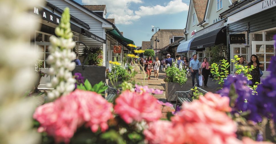 Soldes : et si on changeait de destination ? Bicester Village, un autre voyage