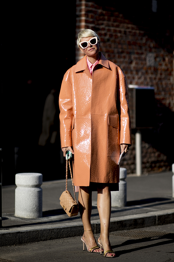 manteau en cuir orange