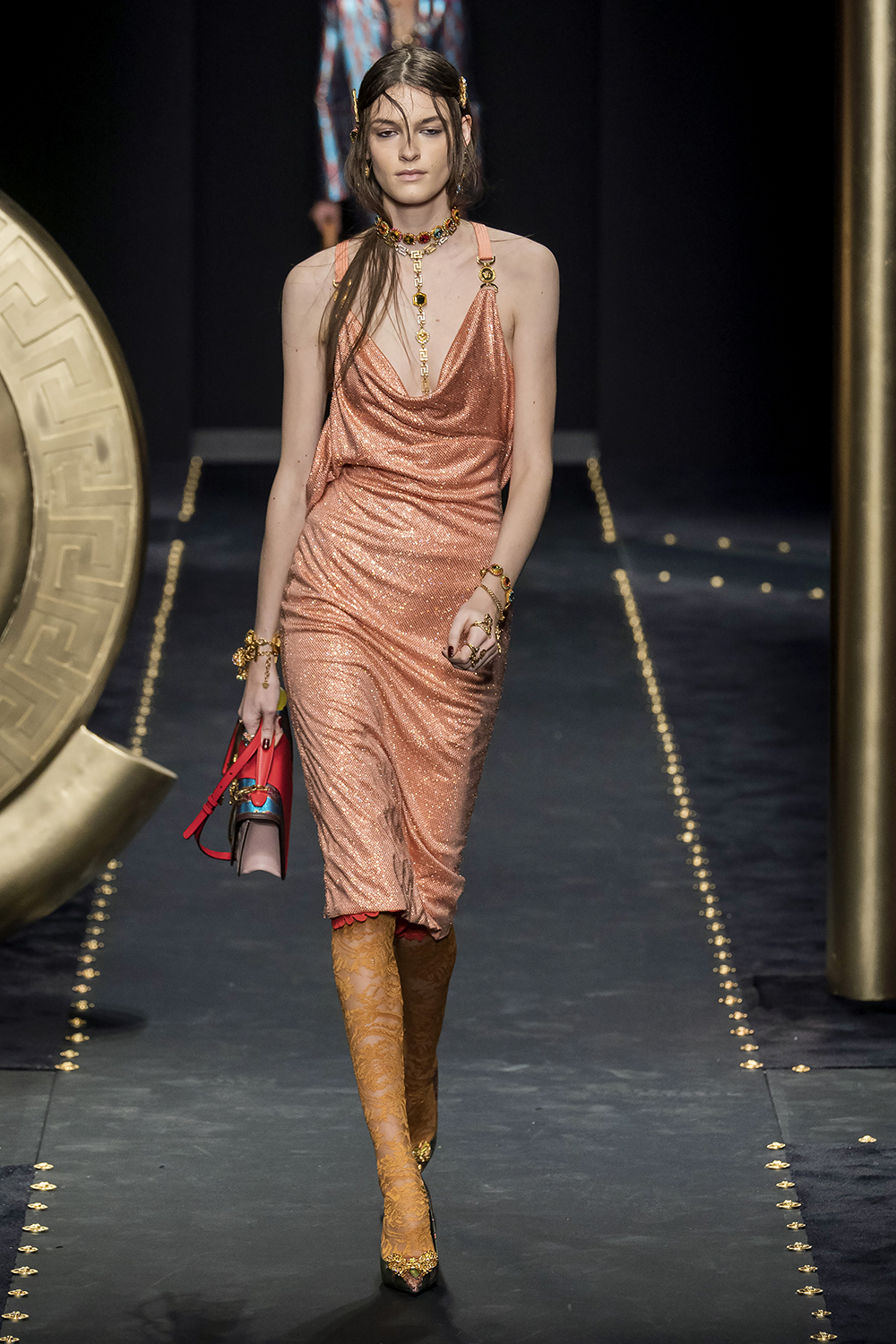 robe en soie versace fashion week milan FW19