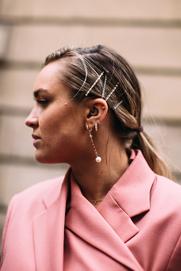 barrette cheveux paris fashion week