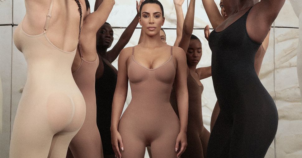 Pourquoi la nouvelle marque de shapewear de Kim Kardashian fait déjà scandale ?