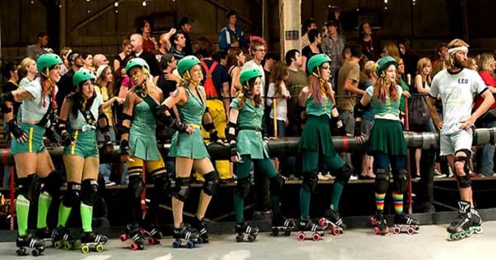 On a testé le Roller Derby : un sport féministe loin des clichés