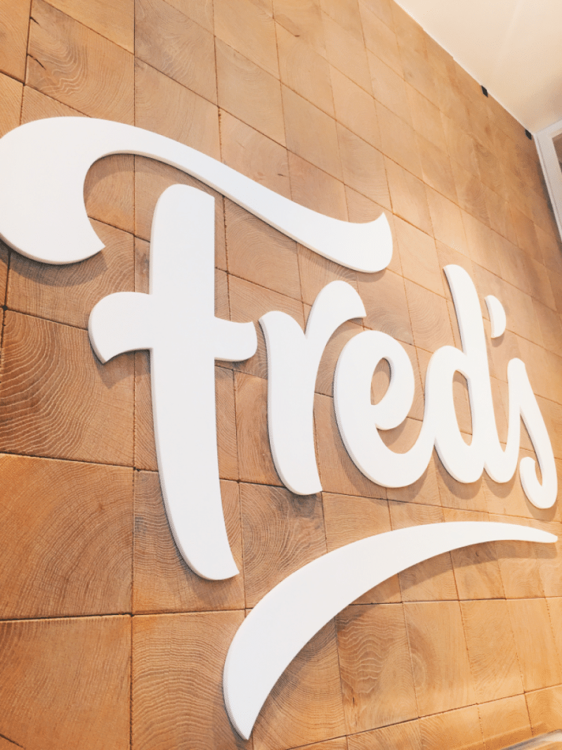 Fred's est une boutique de crèmes glacées située à Bruges