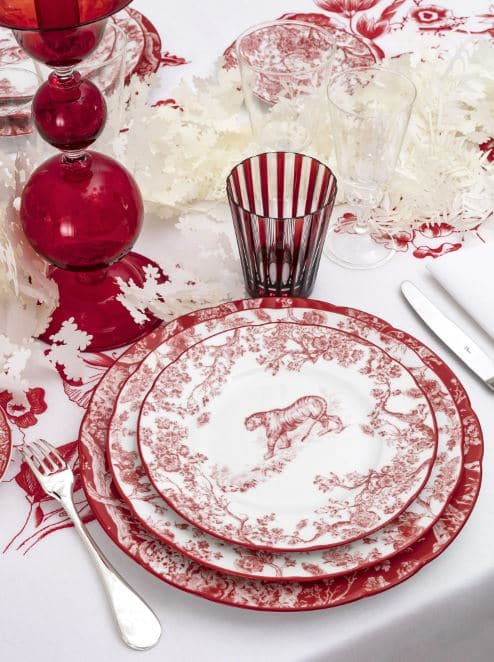 Assiette avec motif Toile de Jouy et Tigre rouge