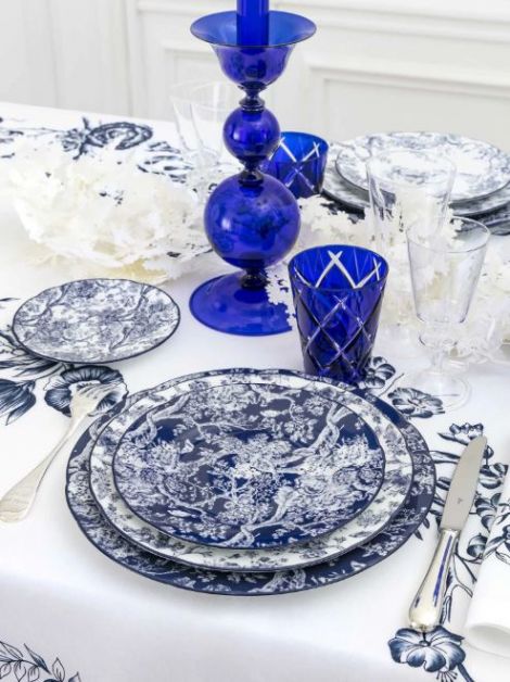 Assiette avec motif Toile de Jouy Hortensia bleu