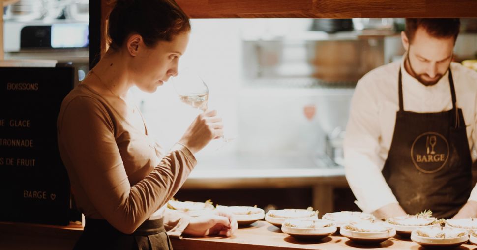 Comment commander et goûter du vin (quand on n’y connait rien) ?