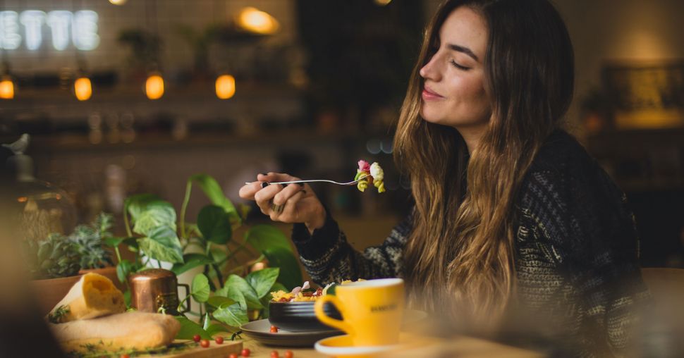 Mindful Eating : en finir avec les mauvaises habitudes alimentaires en période de stress