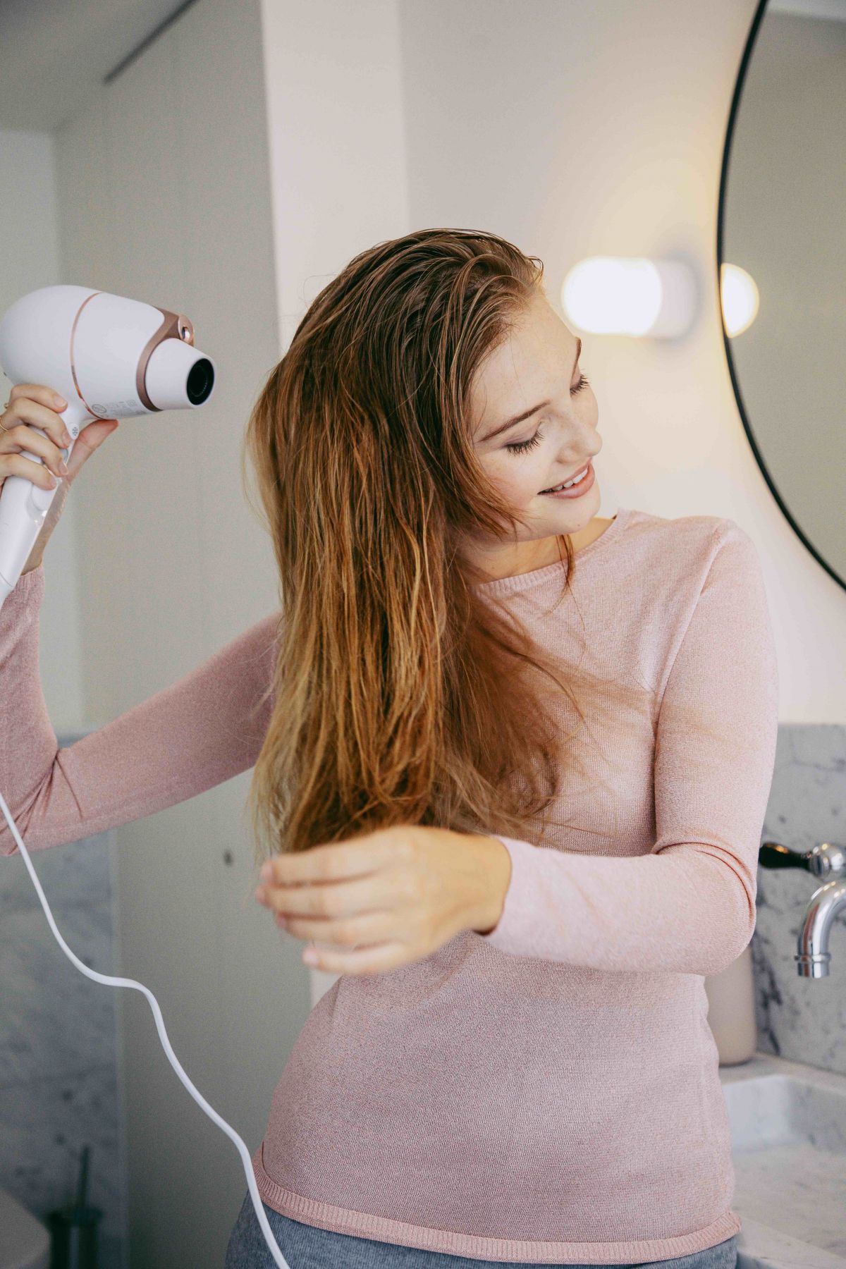 Camille Botten - Sèche-cheveux Philips Prestige avec SenseIQ