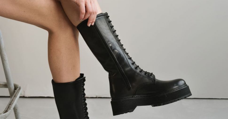 Shopping : les plus belles bottes à plateformes pour affronter les jours de pluie