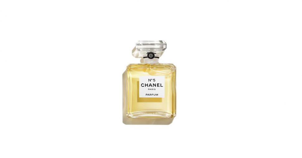 L’iconique parfum N°5 de Chanel fête ses 100 ans