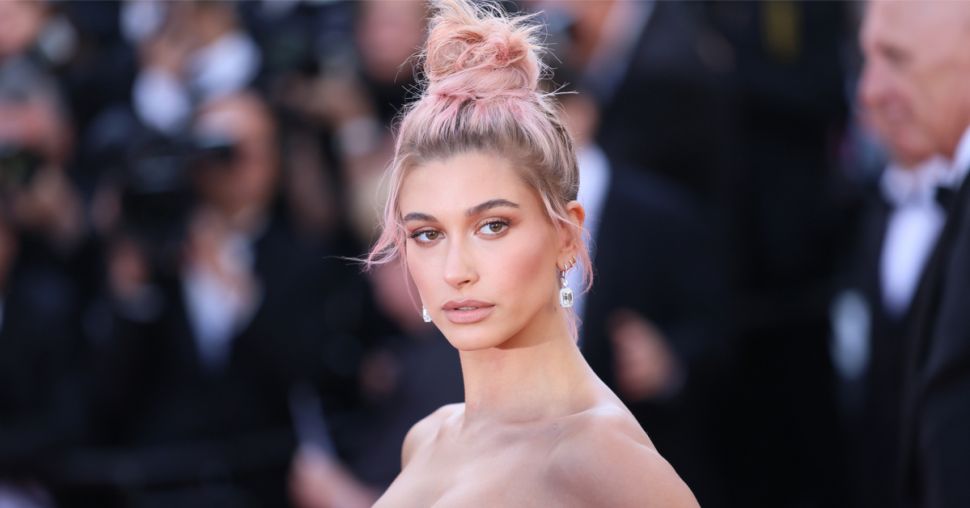 Hailey Bieber lance sa propre marque de cosmétiques