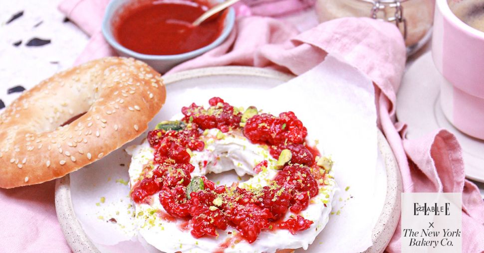 RECETTE : BAGEL VEGAN AUX FRAMBOISES ET PISTACHES