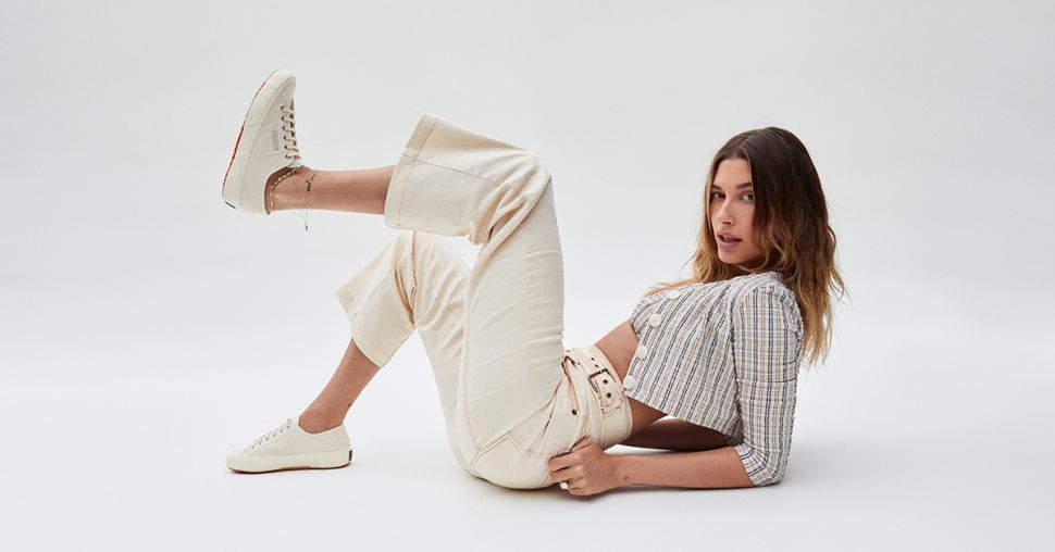 Hailey Bieber x Superga : gros crush pour les bottes de leur nouvelle collab