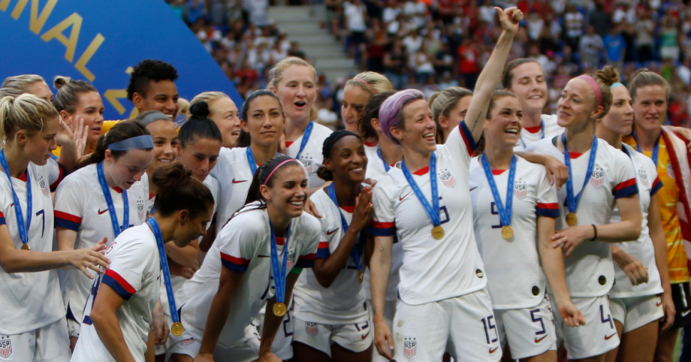 L’équipe féminine de football va enfin être payée autant que les hommes aux États-Unis