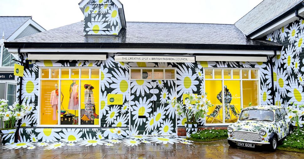 Bicester Village ouvre un pop-up store avec Richard Quinn