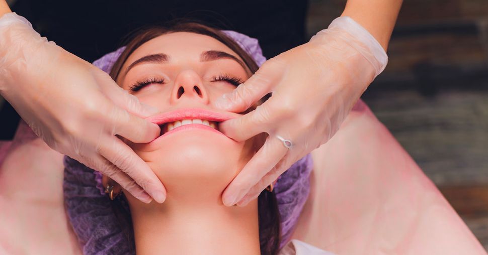 On a testé : le massage facial intra-buccal