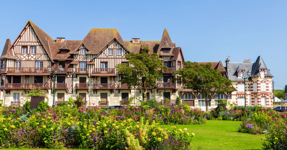 10 choses à faire sur la côte fleurie en France : De Deauville à Cabourg