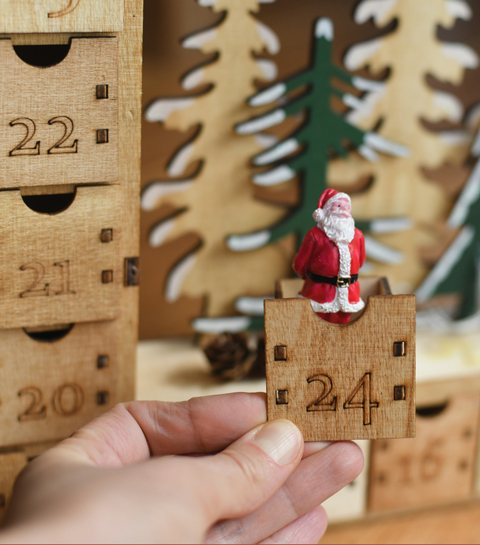 Nouveau format et nouveau décor de Noel pour le calendrier Kinder