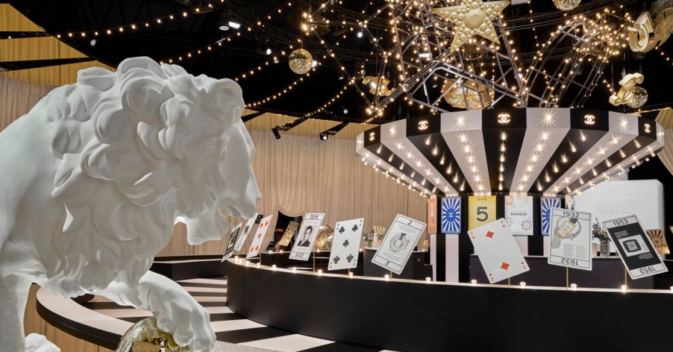 À VOIR : l’incroyable expo gratuite sur les parfums iconiques de Chanel