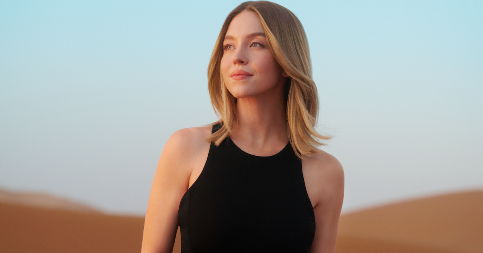 Interview : Sydney Sweeney, le nouveau visage du parfum My Way de Giorgio Armani