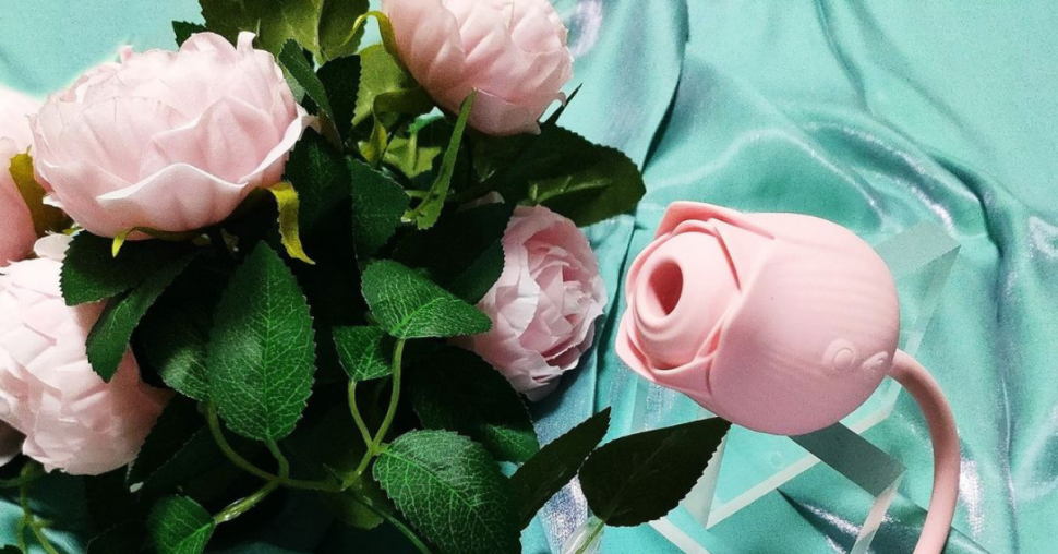 Le sextoy en forme de rose, le cadeau de Saint-Valentin ultime à (s’)offrir