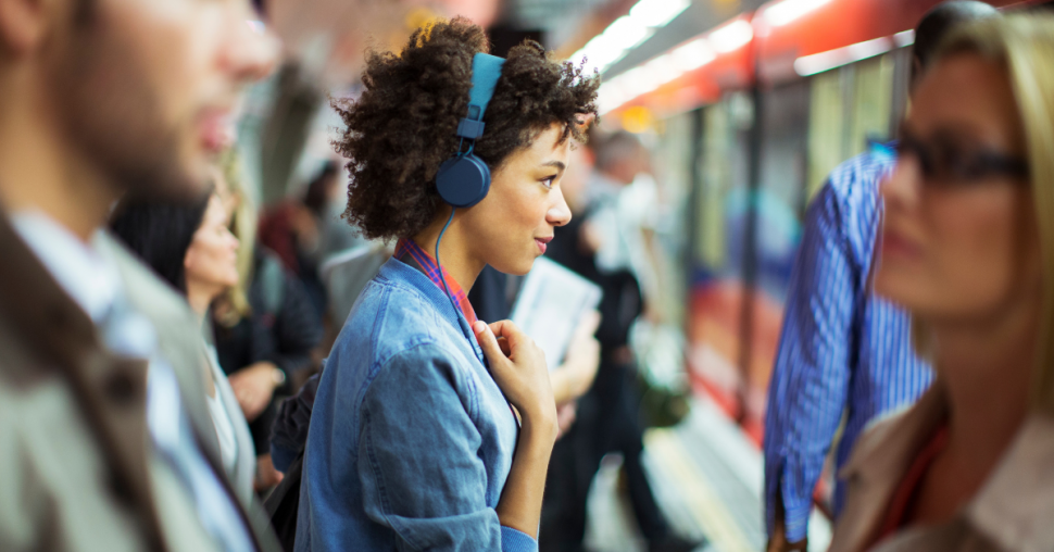 La “chemise de métro” : la trend TikTok anti-harcèlement qui fait le buzz