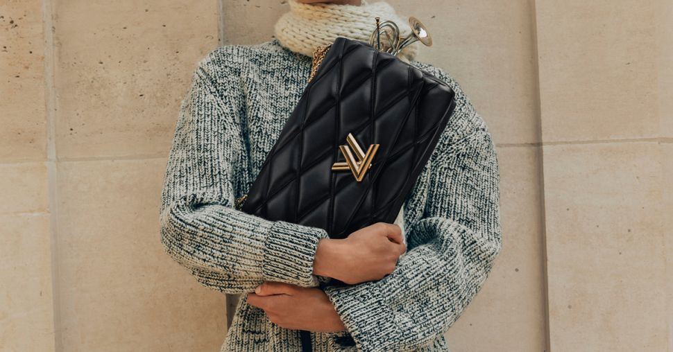 Louis Vuitton dévoile sa nouvelle version de l’emblématique sac GO-14