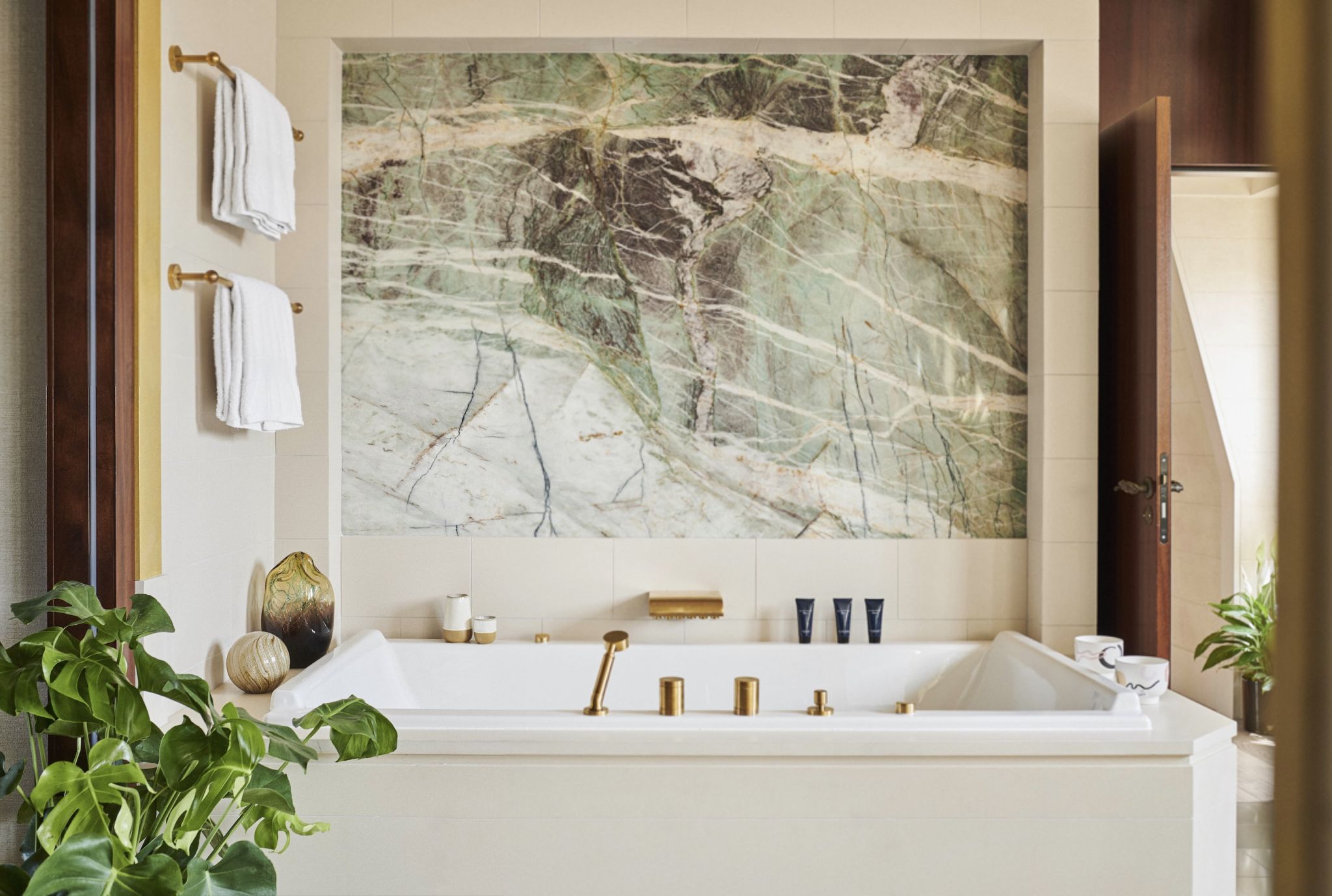 Salle de bain de l'appartement du Park Hyatt Paris-Vendôme