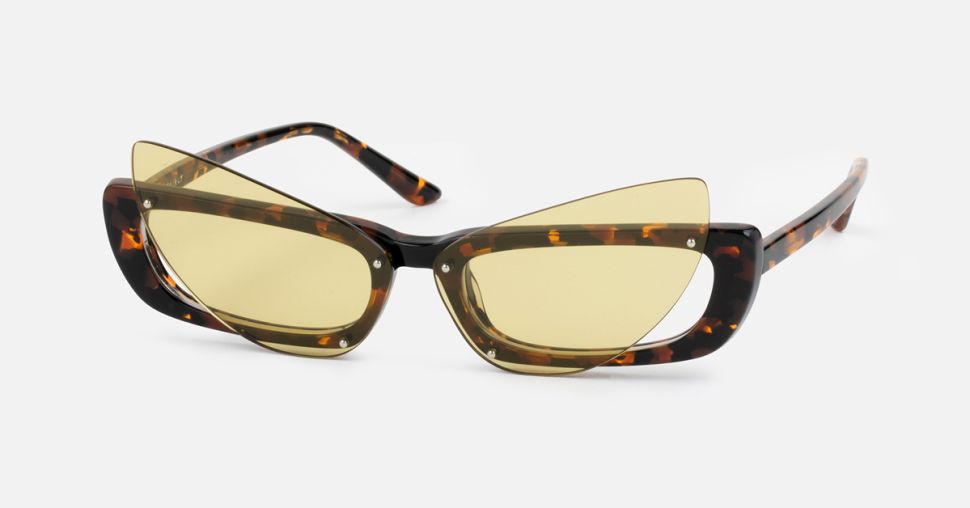 EXCLU : la paire de lunettes solaires imaginée par Ester Manas pour Jimmy Fairly