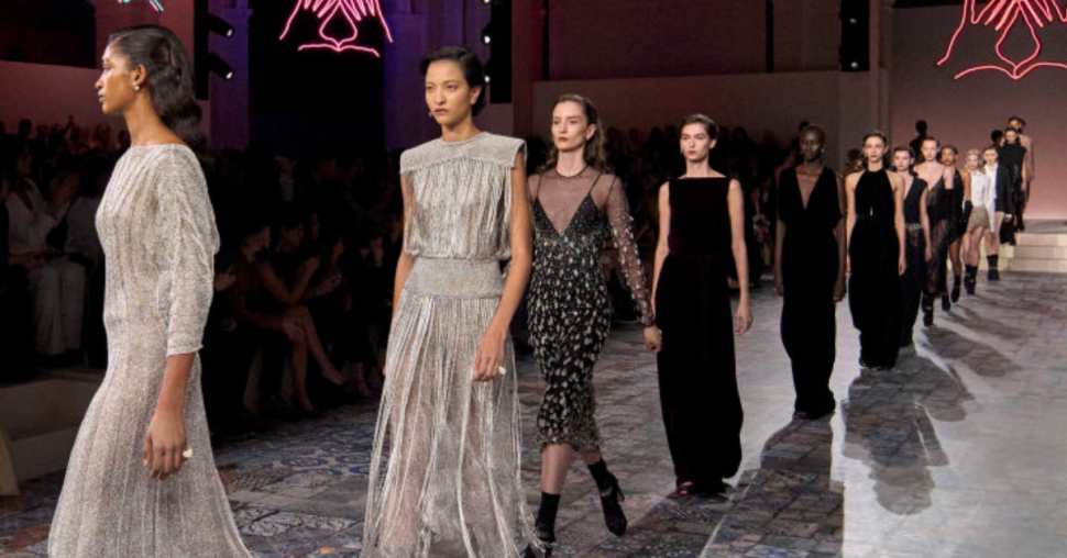 Dior automne/hiver 2024 : un mix d’avant-garde new-yorkaise et d’élégance parisienne