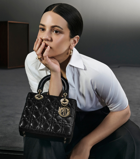 Rosalía devient la nouvelle ambassadrice Dior