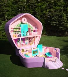 Le coffret Polly Pocket est disponible grandeur nature sur Airbnb