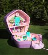 Le coffret Polly Pocket est disponible grandeur nature sur Airbnb