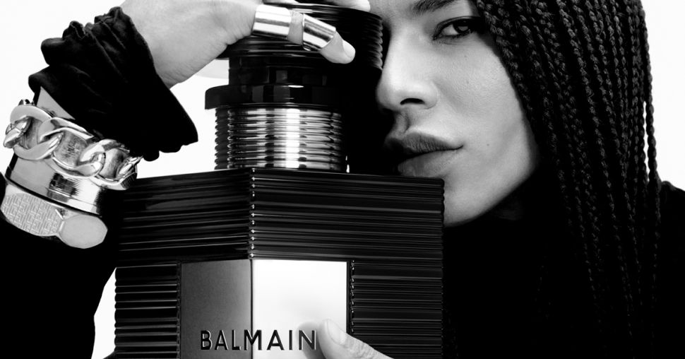 Olivier Rousteing signe une collection de parfums chez Balmain