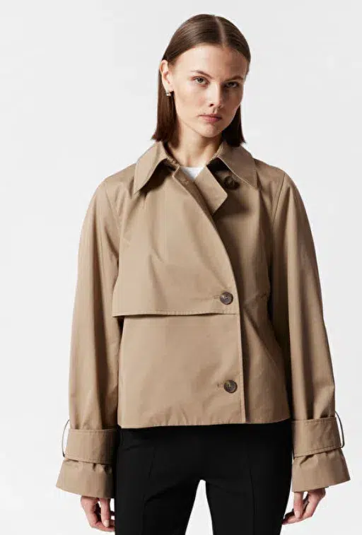 Trench coat court