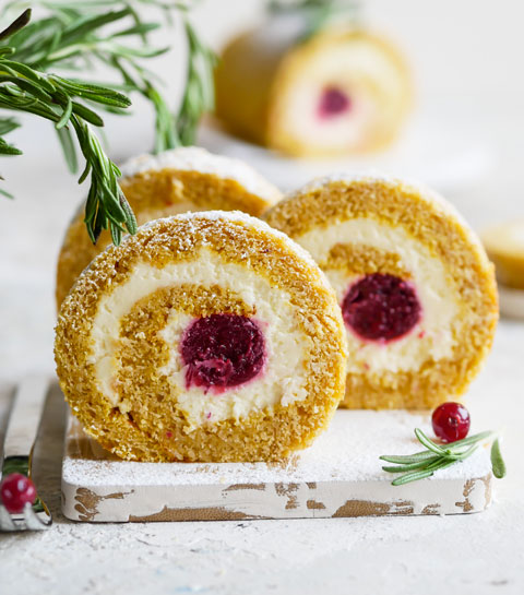 Roulé au potiron, mascarpone et confiture d’airelles