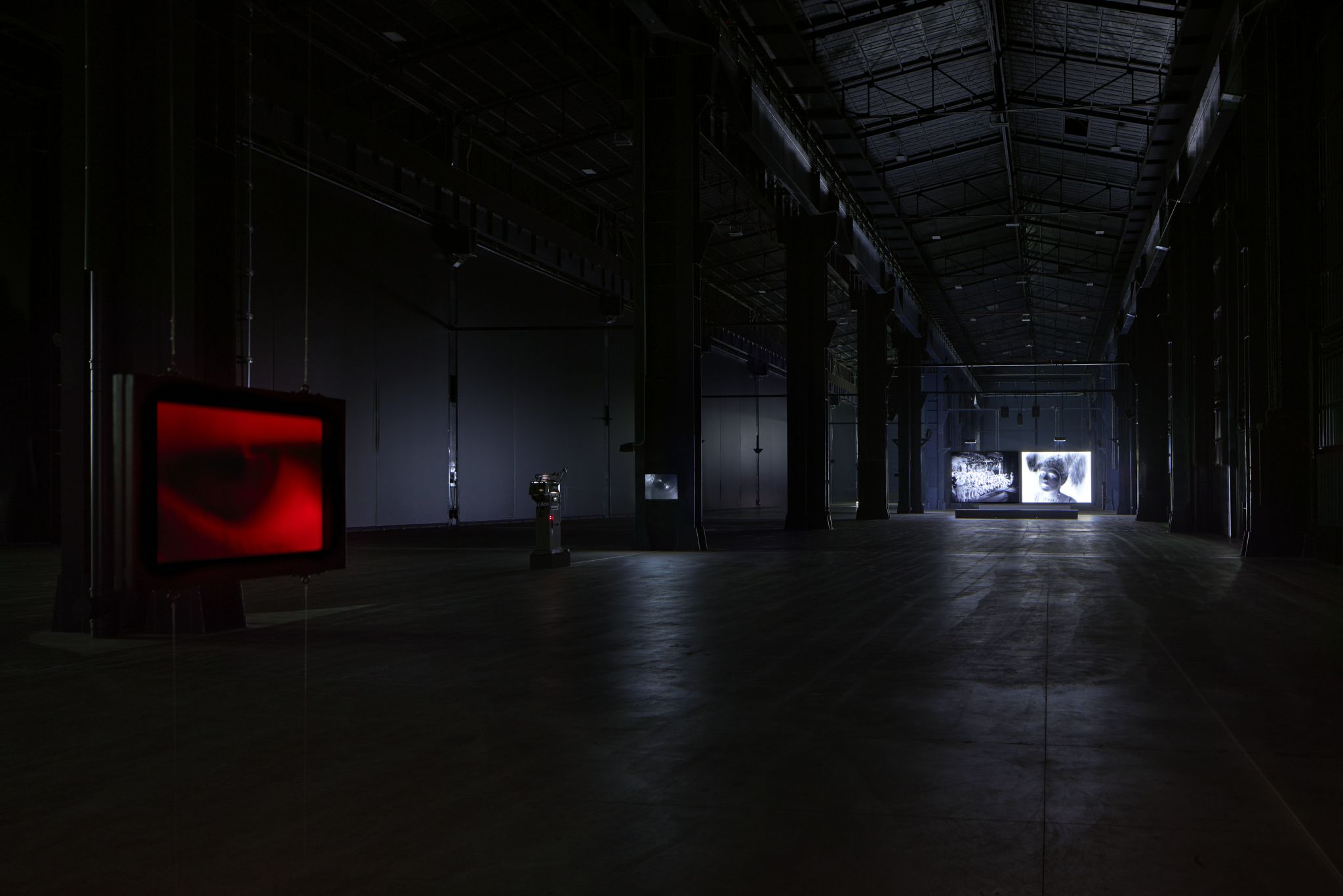 Steve McQueen “Sunshine State,” Exhibition view at Pirelli HangarBicocca, Milan, 2022 © Steve McQueen. Courtesy the artist, Thomas Dane Gallery, Marian Goodman Gallery and Pirelli HangarBicocca, Milan Photo Agostino Osio