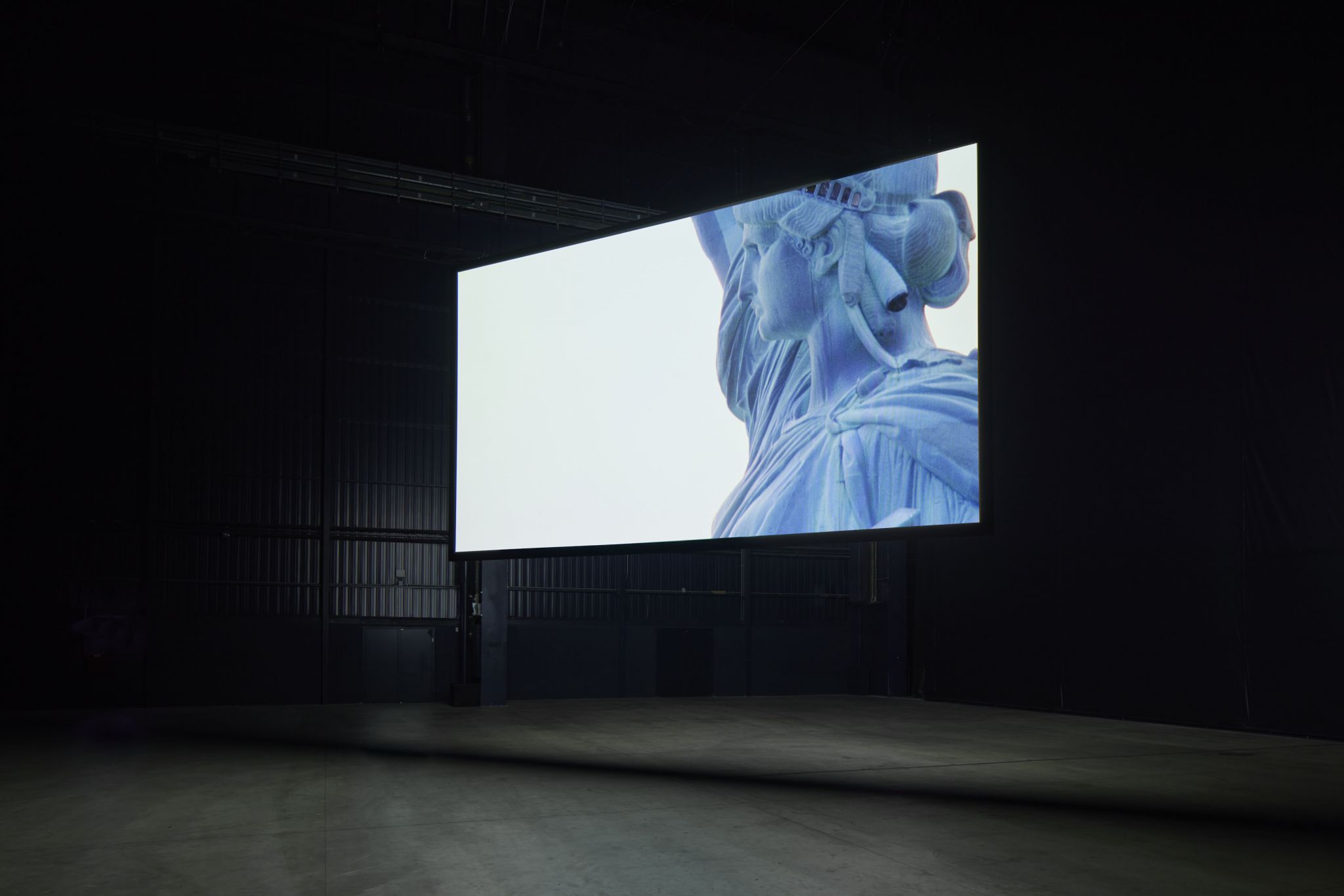 Steve McQueen Static, 2009 Installation view at Pirelli HangarBicocca, Milan, 2022 © Steve McQueen. Courtesy the artist, Thomas Dane Gallery, Marian Goodman Gallery and Pirelli HangarBicocca, Milan Photo Agostino Osio