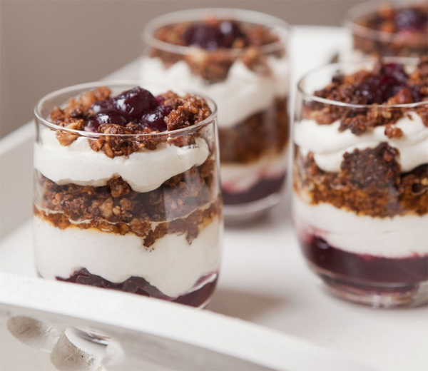 FOOD. Trifle met granola en kaneel